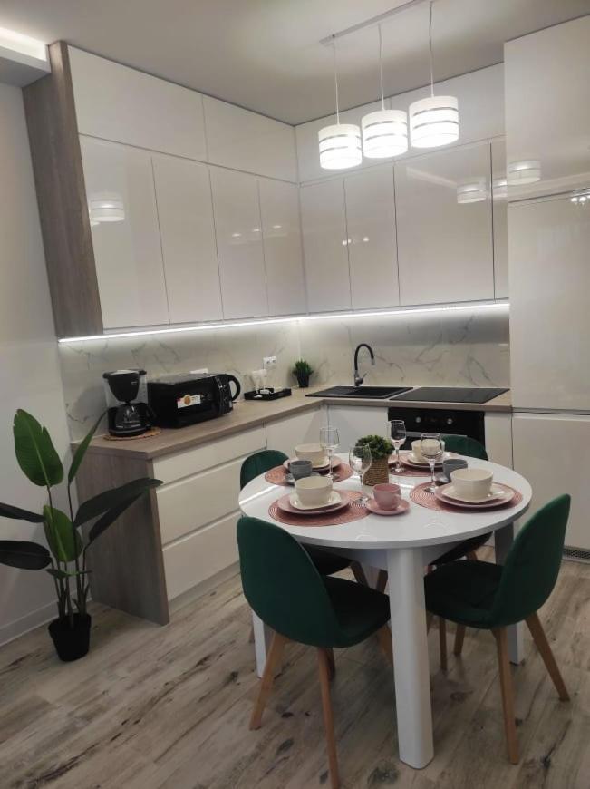 Sun River Apartament Илава Экстерьер фото